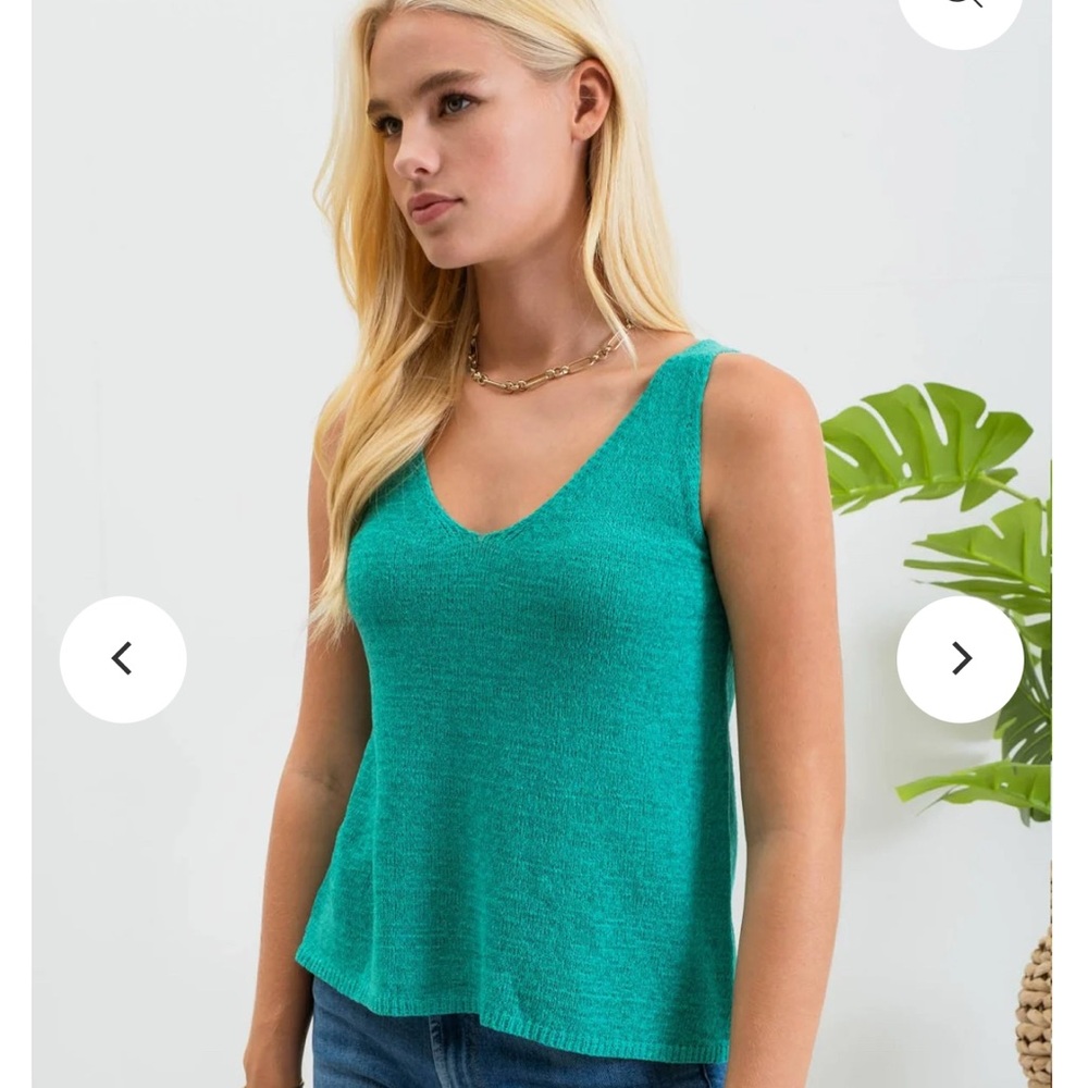 Like New! Blu Pepper Knit Tank in a Stunning Jewel-Toned Green (Size: L)